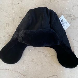 Black fluffy Ugg hat